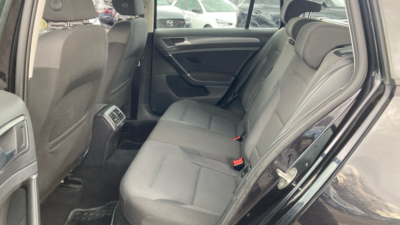 Volkswagen Golf 1.6 TDI SE 5dr [Nav] Diesel Estate